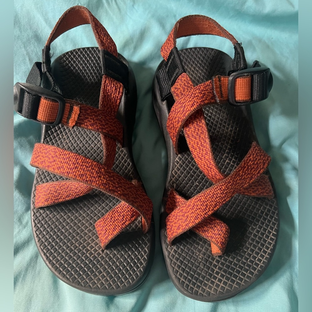 Chacos sandals with toe strap. Womens size 5.